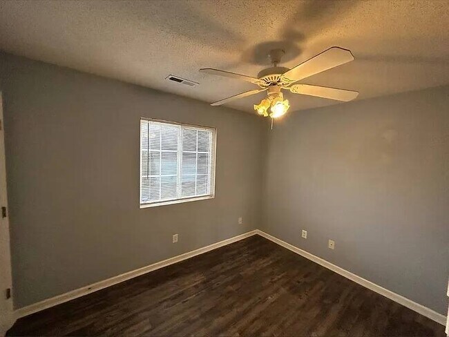 Building Photo - 3216 Bowers Ave