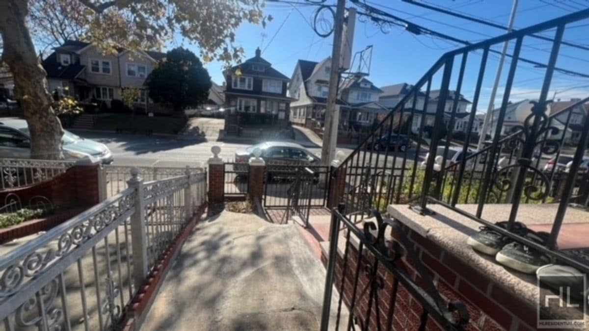 Building Photo - 3815 Farragut Rd