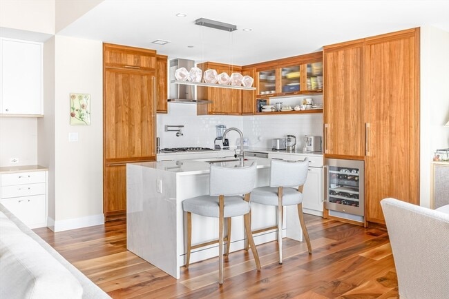 Building Photo - 300 Pier 4 Blvd.