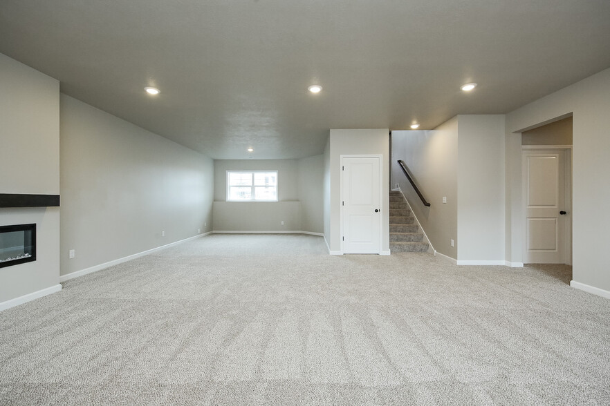Additional space off family room - 5940 S Coneflower Ave