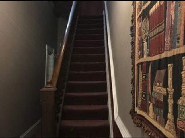 Building Photo - 1723 Bolton St