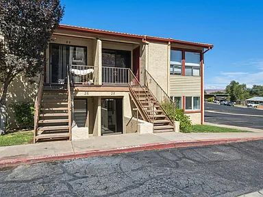 Building Photo - Beautifully remodeled and move in ready, this updated 1-bed, 2-bath condo sits in the heart of do...