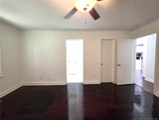 Building Photo - 216 Country Club Dr