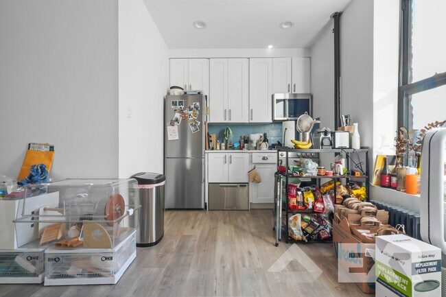 Building Photo - 326 Bedford Ave