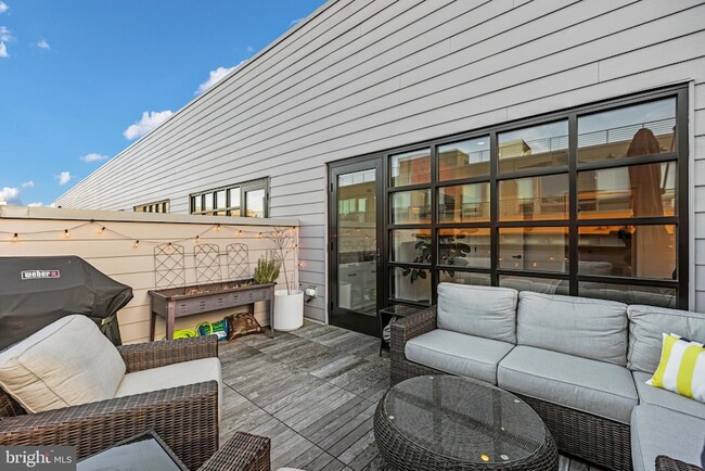 Building Photo - 1500 Harry Thomas Way NE
