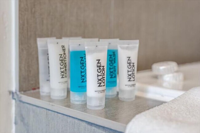 Building Photo - 6551 Collins Ave