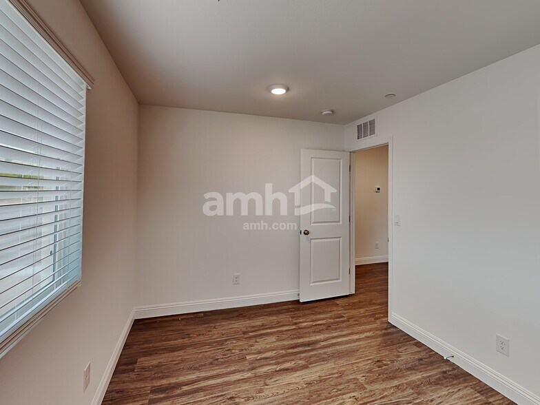 Building Photo - 10081 Aconitum Ct