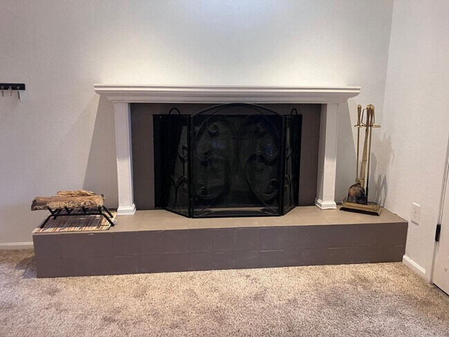 Building Photo - Fabulous 2 Bedroom 2 Bathroom Condo in Boulder!