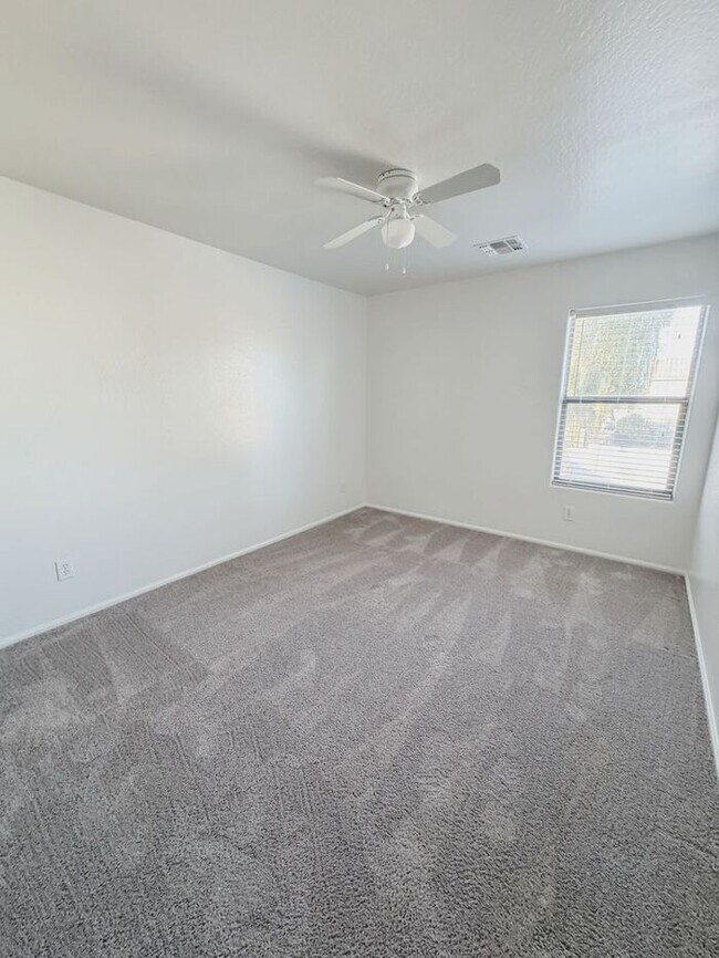 Building Photo - 4 BED, 2.5 BATH HOME IN CIRCLE CROSS RANCH SAN TAN VALLEY, AZ