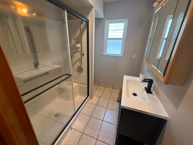 Building Photo - 3816 Cullen Dr