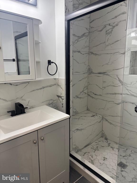 Building Photo - 312 E 25th St