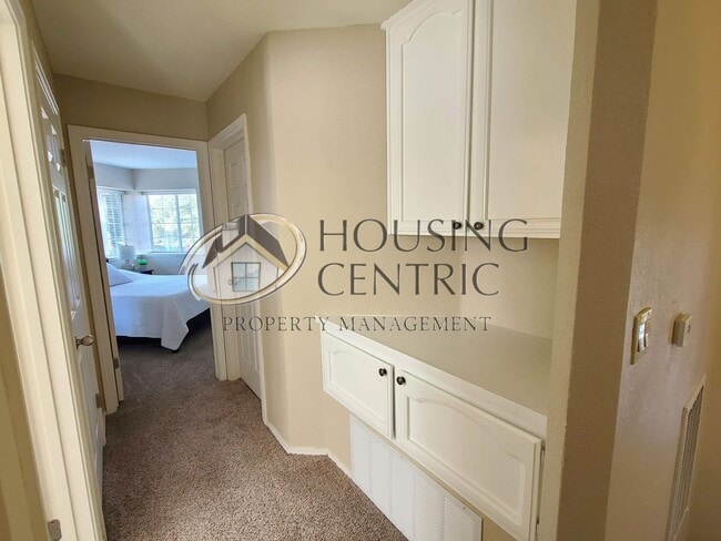 Building Photo - Executive Folsom Rental EXCELLENT Location and a POOL!