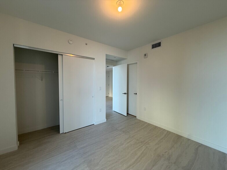 Building Photo - 77 SE 5th St