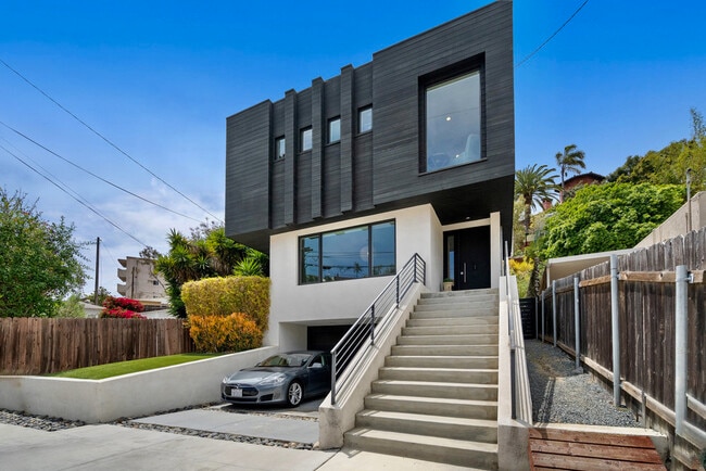 Building Photo - 3218 Ibis St