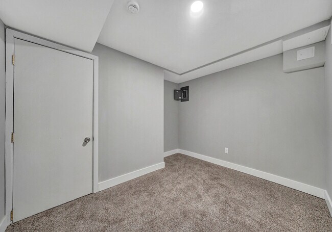 Building Photo - 5313 Leighton Ave