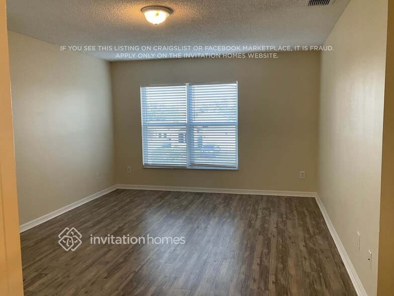 Building Photo - 835 McLean Ct