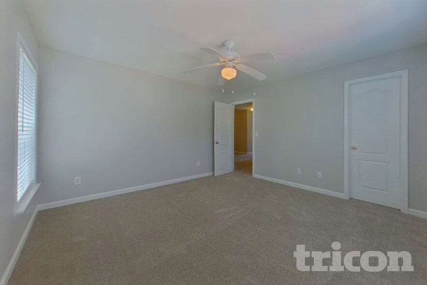 Building Photo - 3535 Arbroath Dr