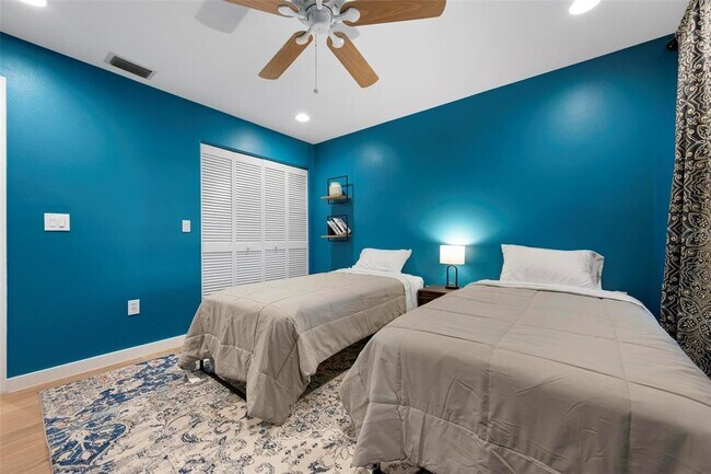 Building Photo - 5797 Avista Dr