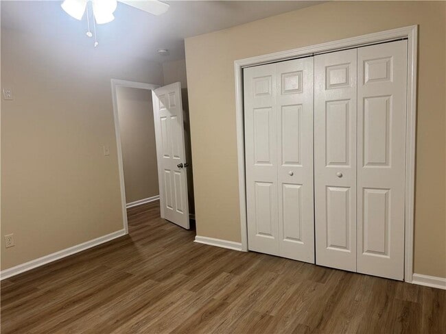 Building Photo - 2191 Beecher Cir SW