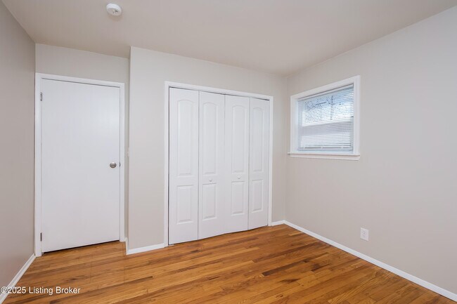 Building Photo - 9412 Titan Dr