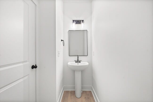 Building Photo - Pet Friendly Three Bedroom with Bonus!