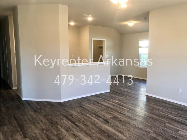 Building Photo - 1236 S Nighthawk Ln