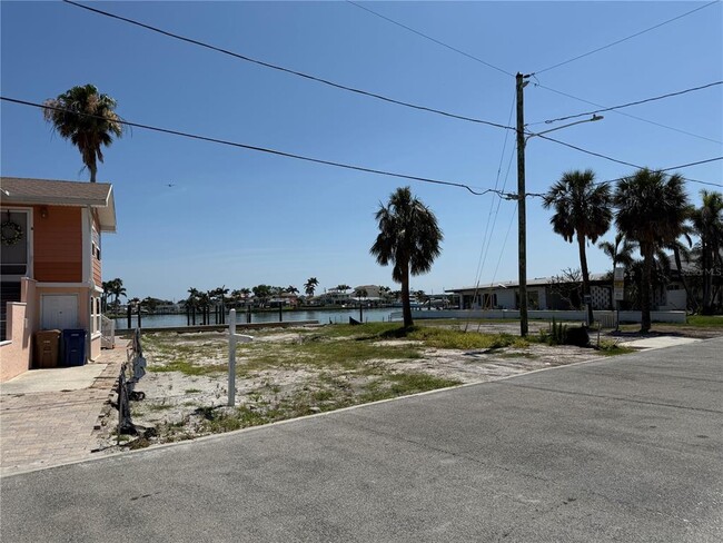 Building Photo - 13202 Boca Ciega Ave