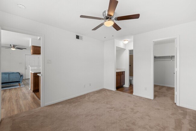 Building Photo - 2750 Holly Hall St