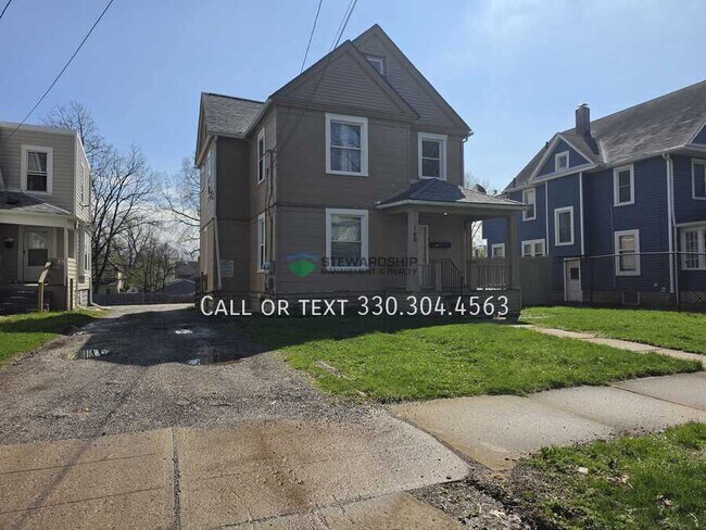 Building Photo - 149 Rhodes Ave