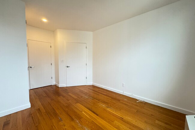 Building Photo - 51 E 128th St