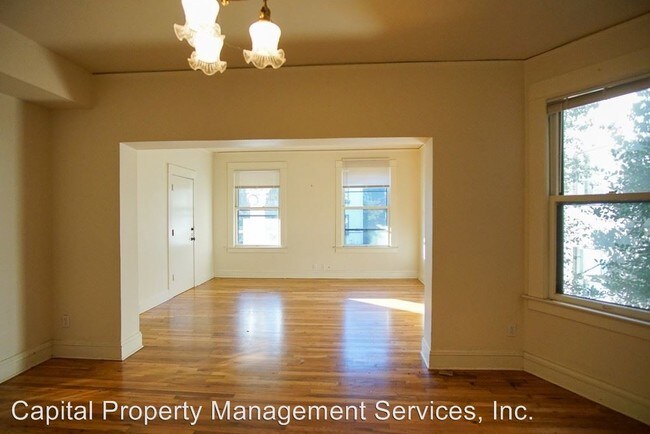 Building Photo - 2167 SW Yamhill St