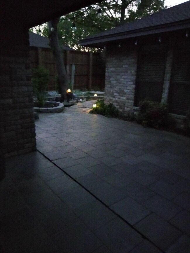 Building Photo - 8 Llano Drive