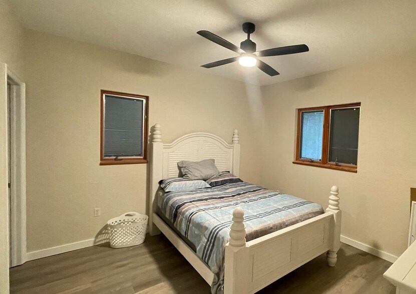 Building Photo - 250 Strathmore Ave