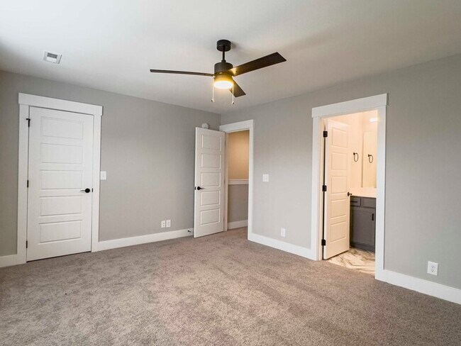 Building Photo - 406 Jonathan Wade Cir