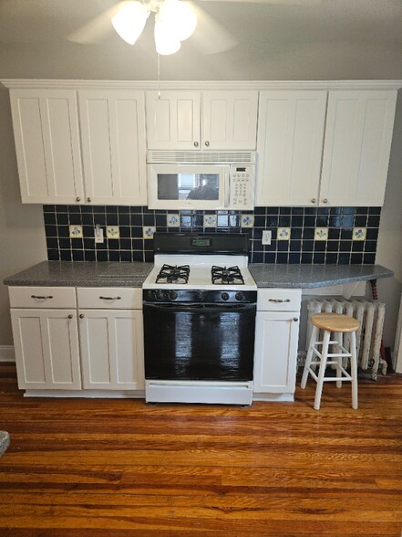 Building Photo - 609 Harrington St