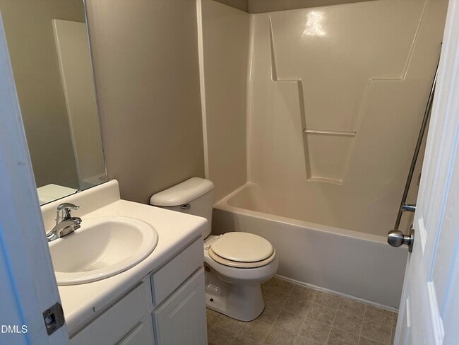 Building Photo - 553 Writers Way