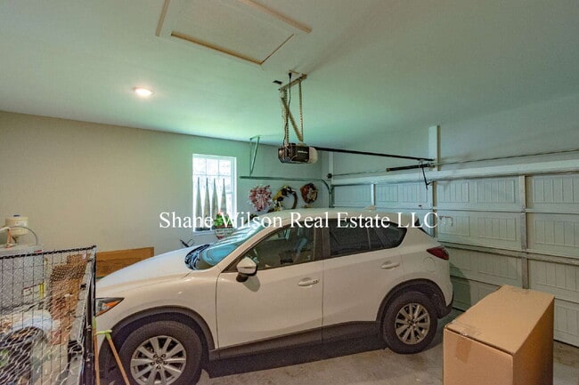 Building Photo - 170 Creeks Cv