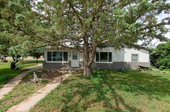 Primary Photo - 210 Seymour Ave