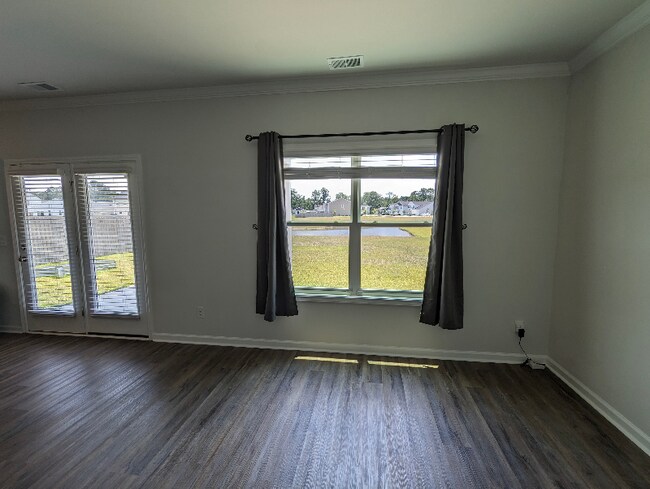 Building Photo - 125 Percheron Dr