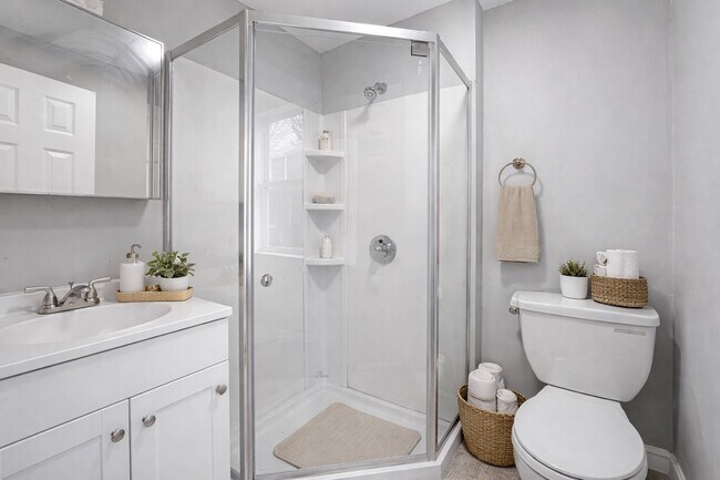 Building Photo - 28 Lydia St