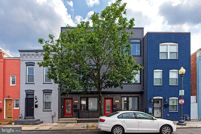 Building Photo - 1219 Wylie St NE