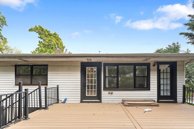 Building Photo - 15 Barnes Dr