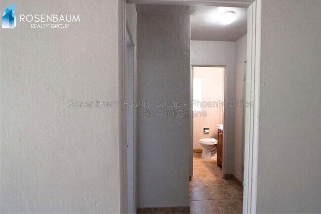 Building Photo - 2925 N 19th Ave