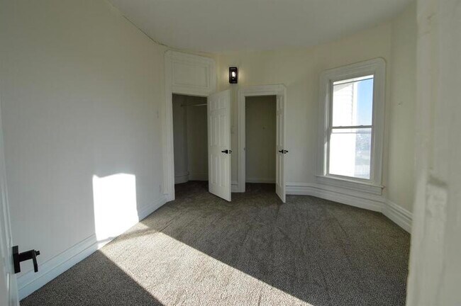 Building Photo - 2501 Poppleton Ave
