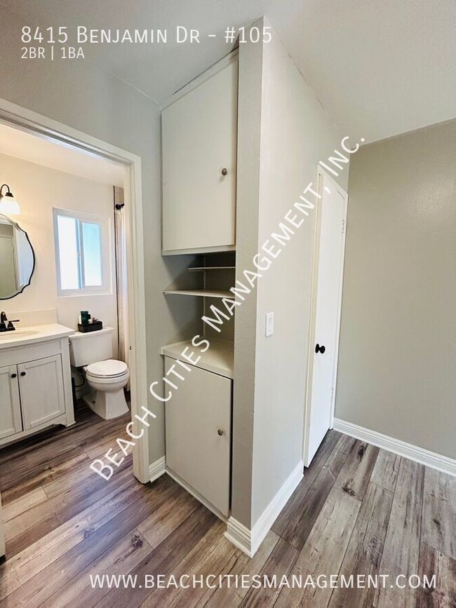 Building Photo - Beautifully Updated 2 Bedroom, 1 Bath with...