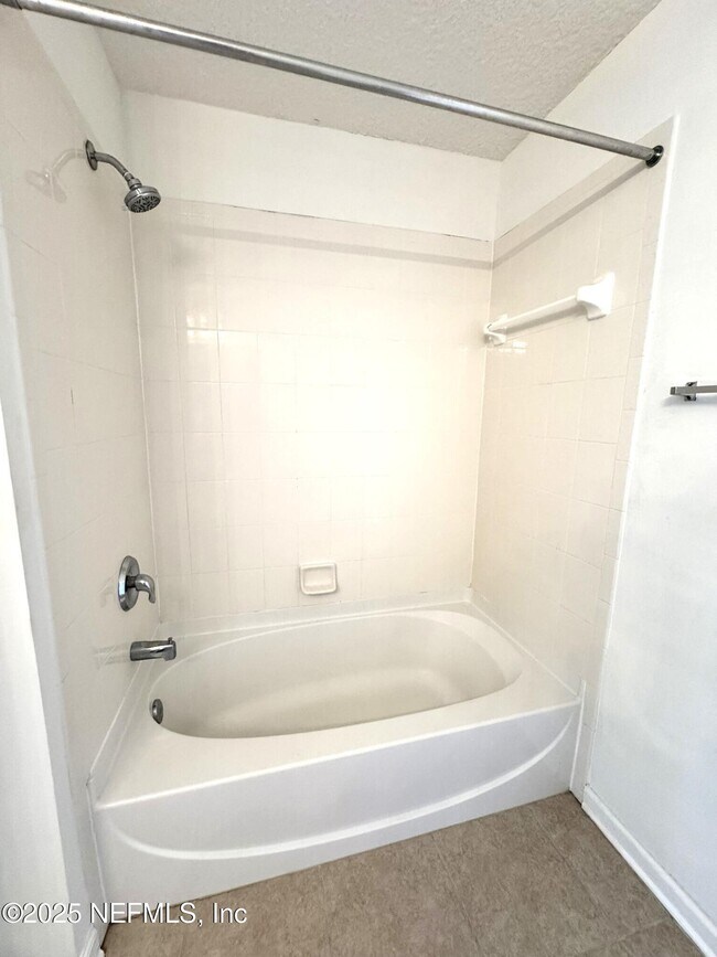 Building Photo - 1500 Calming Water Dr