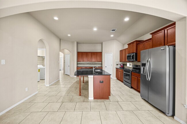 Building Photo - 5615 Glenfield Spring Ln