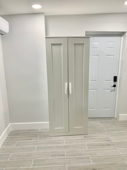 141 B Closet - 141 NE 183rd Ter