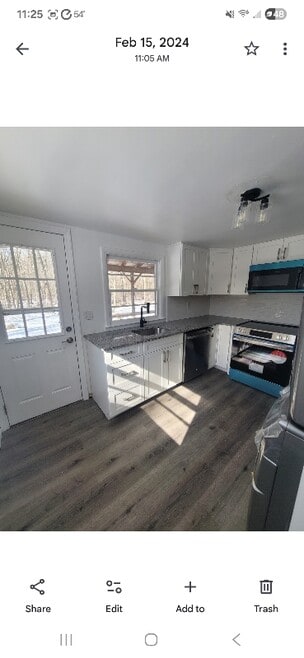 Building Photo - 305 North Dr