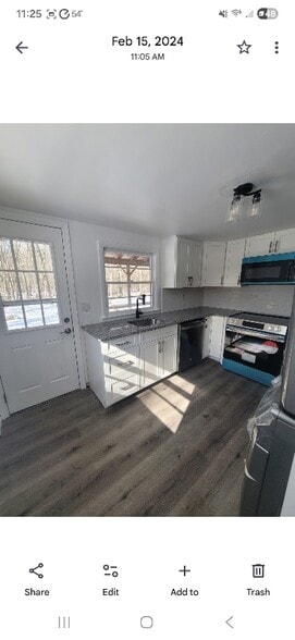 Primary Photo - 305 North Dr